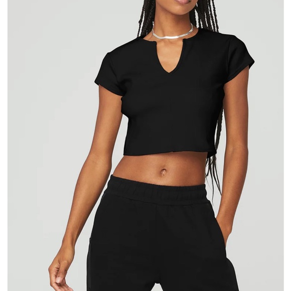 Alo Yoga Ribbed Cropped Savvy Short Sleeve - Picture 1 of 3